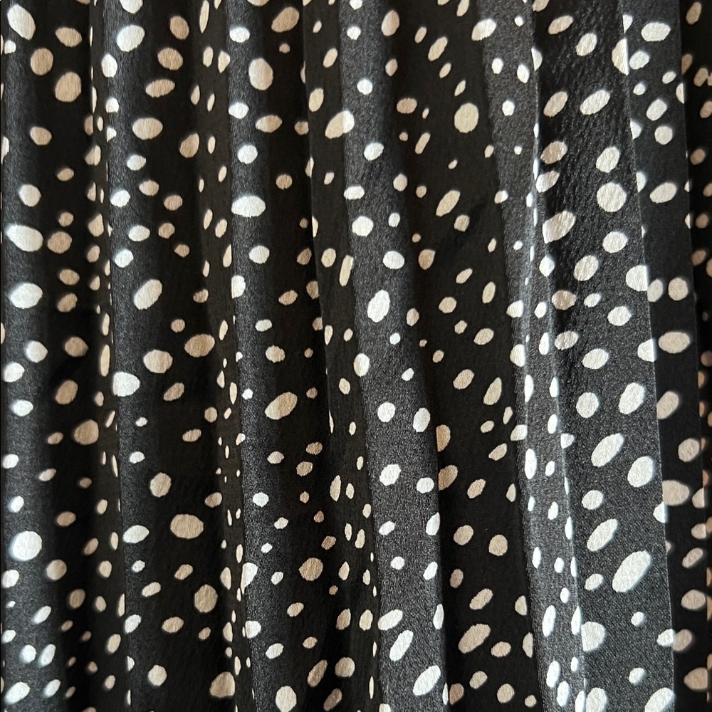 Chic Black and White Polka Dot Maxi Skirt - Picture 3 of 8